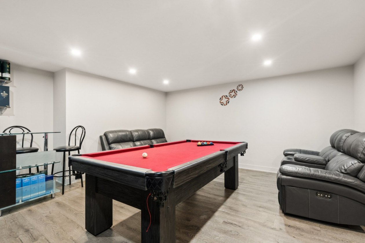 Salle familiale — 438 Rue Édouard-Laberge, Mercier