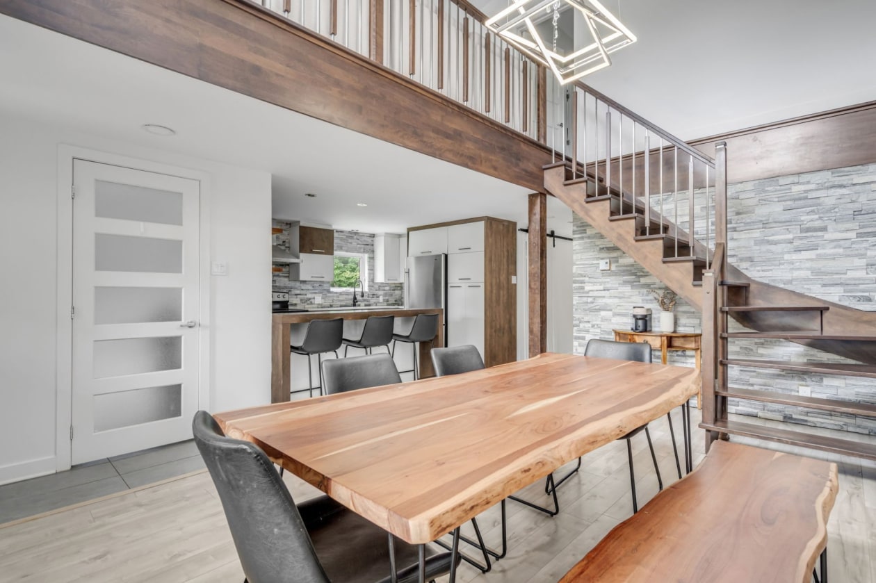 Salle à manger — 13 Rue des Scarabées, Québec