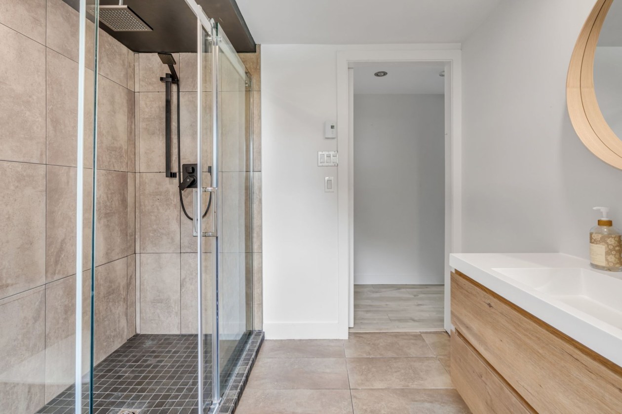 Salle de bains — 13 Rue des Scarabées, Québec