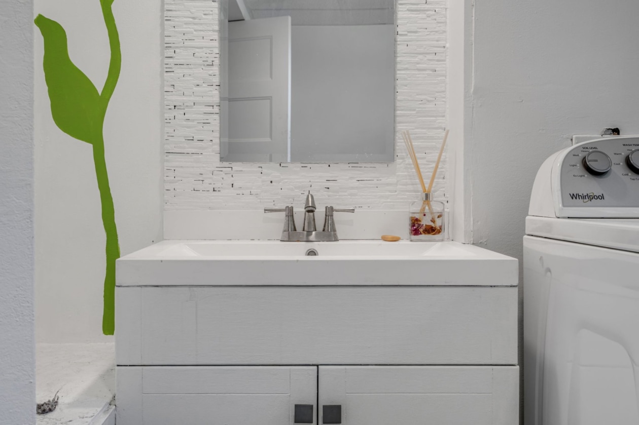 Salle de lavage — 13 Rue des Scarabées, Québec