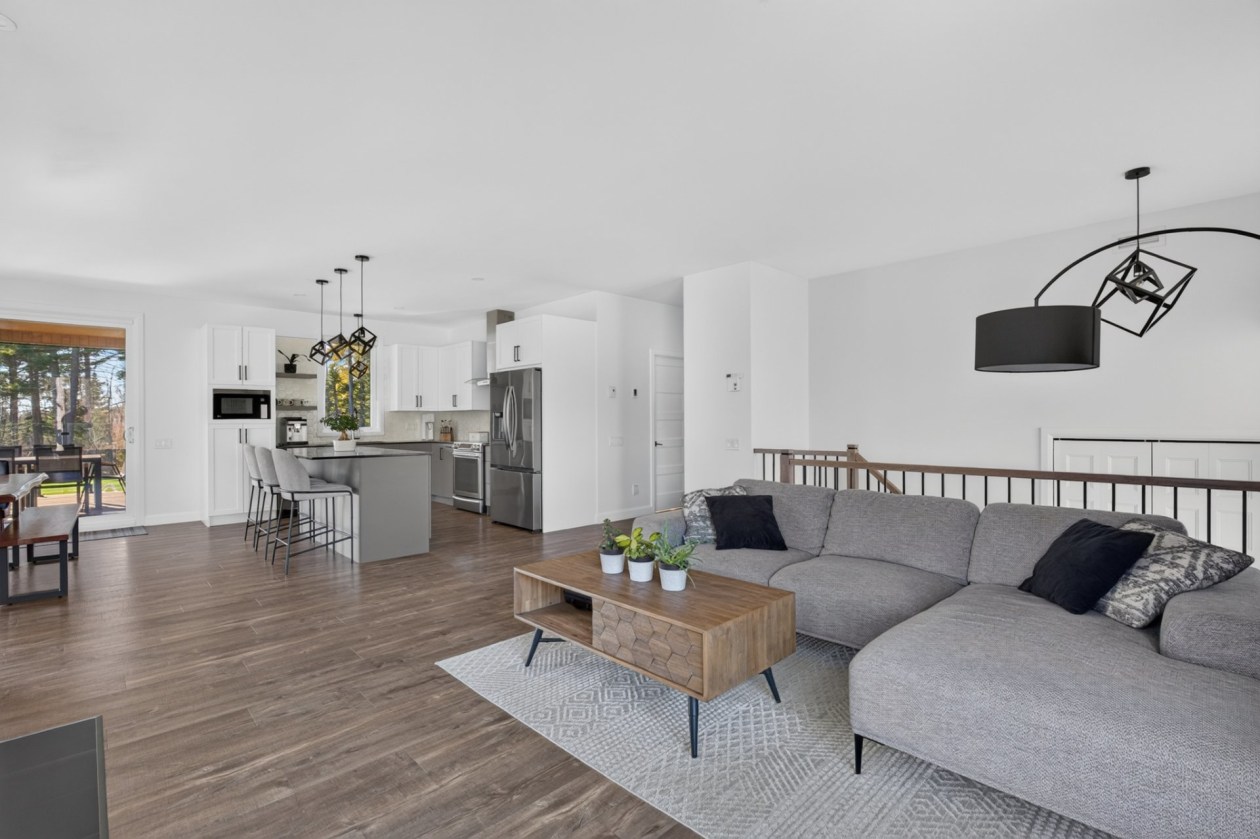 Salon — 35 Ch. de Gosford, Shannon