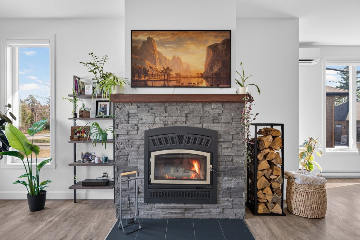 Salon — 35 Ch. de Gosford, Shannon