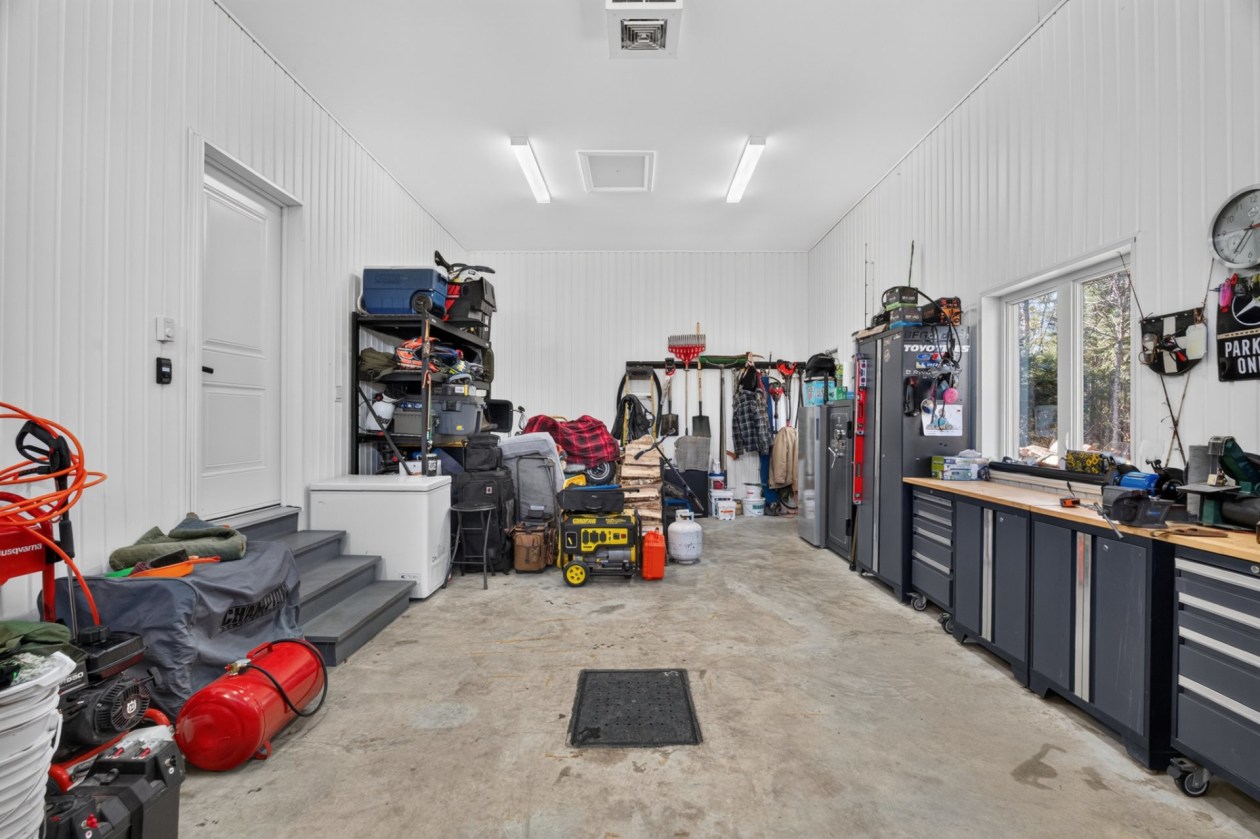 Garage — 35 Ch. de Gosford, Shannon