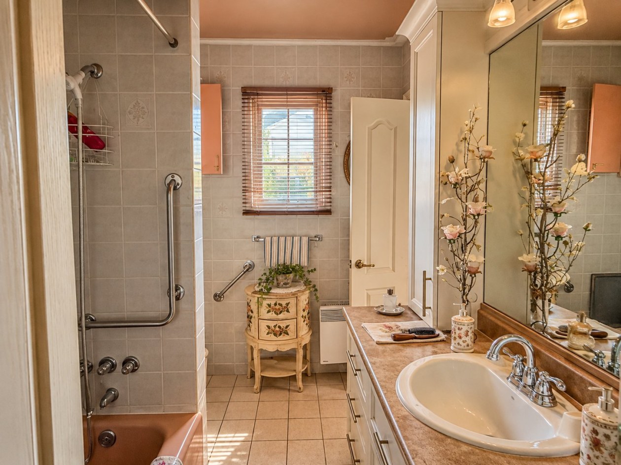 Salle de bains — 480 Av. Georges-Boisvert, Chandler