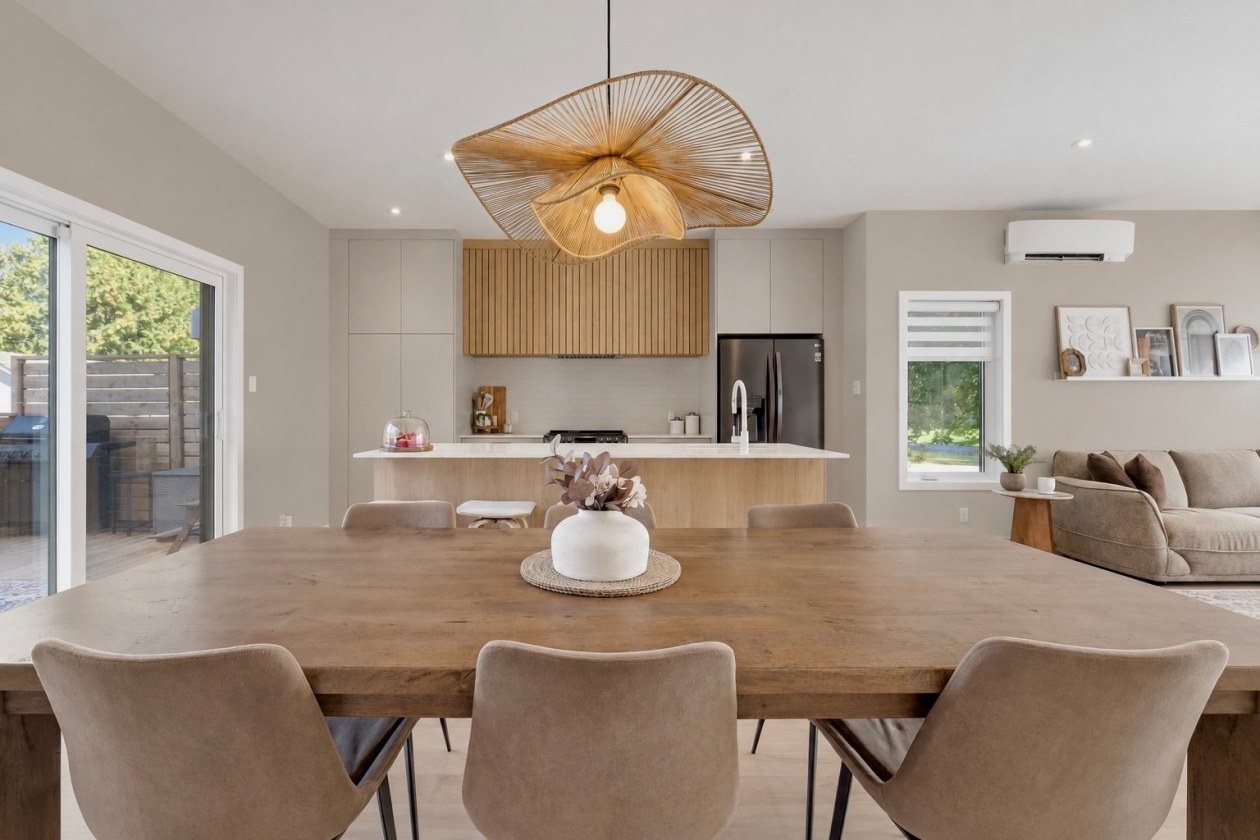 Salle à manger — 18 Rue Joseph-Albert-Morin, Saint-Jean-sur-Richelieu
