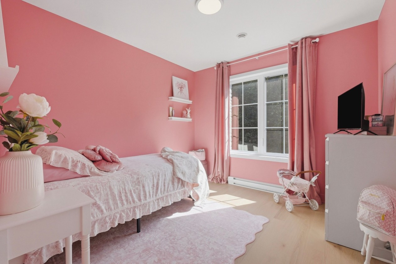 Chambre à coucher — 18 Rue Joseph-Albert-Morin, Saint-Jean-sur-Richelieu