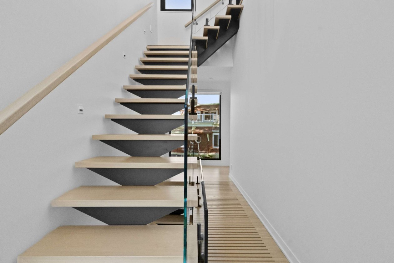 Escalier — 30Z Rue McLaughlin, Montréal