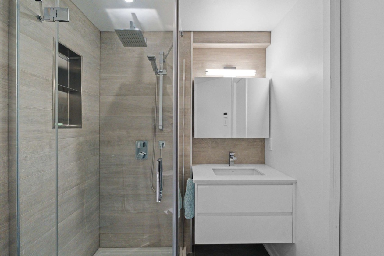 Salle de bains — 30 Rue McLaughlin, Montréal
