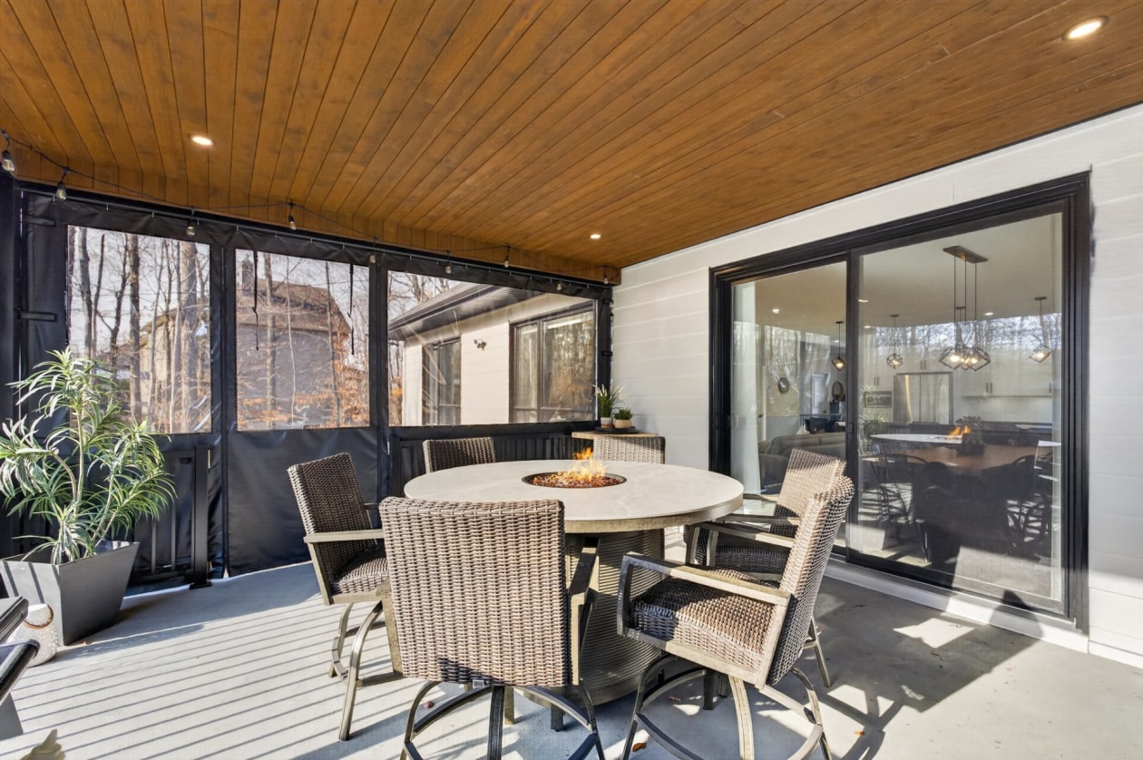 Balcon — 62 Rue Elm, Shannon