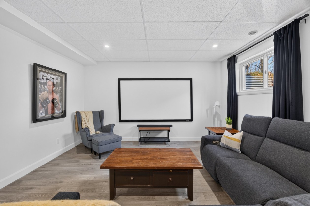 Salle familiale — 62 Rue Elm, Shannon