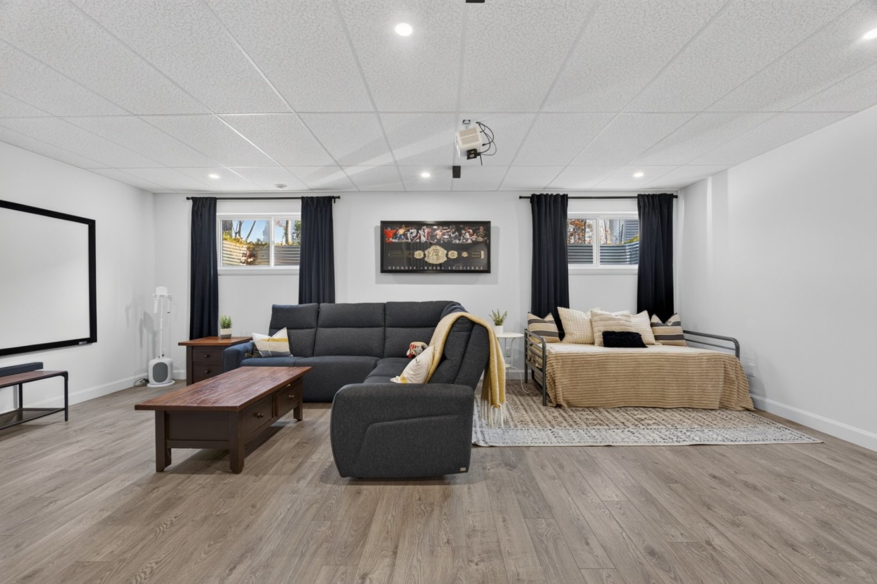 Salle familiale — 62 Rue Elm, Shannon