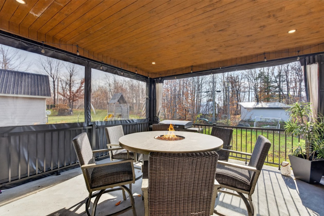 Balcon — 62 Rue Elm, Shannon
