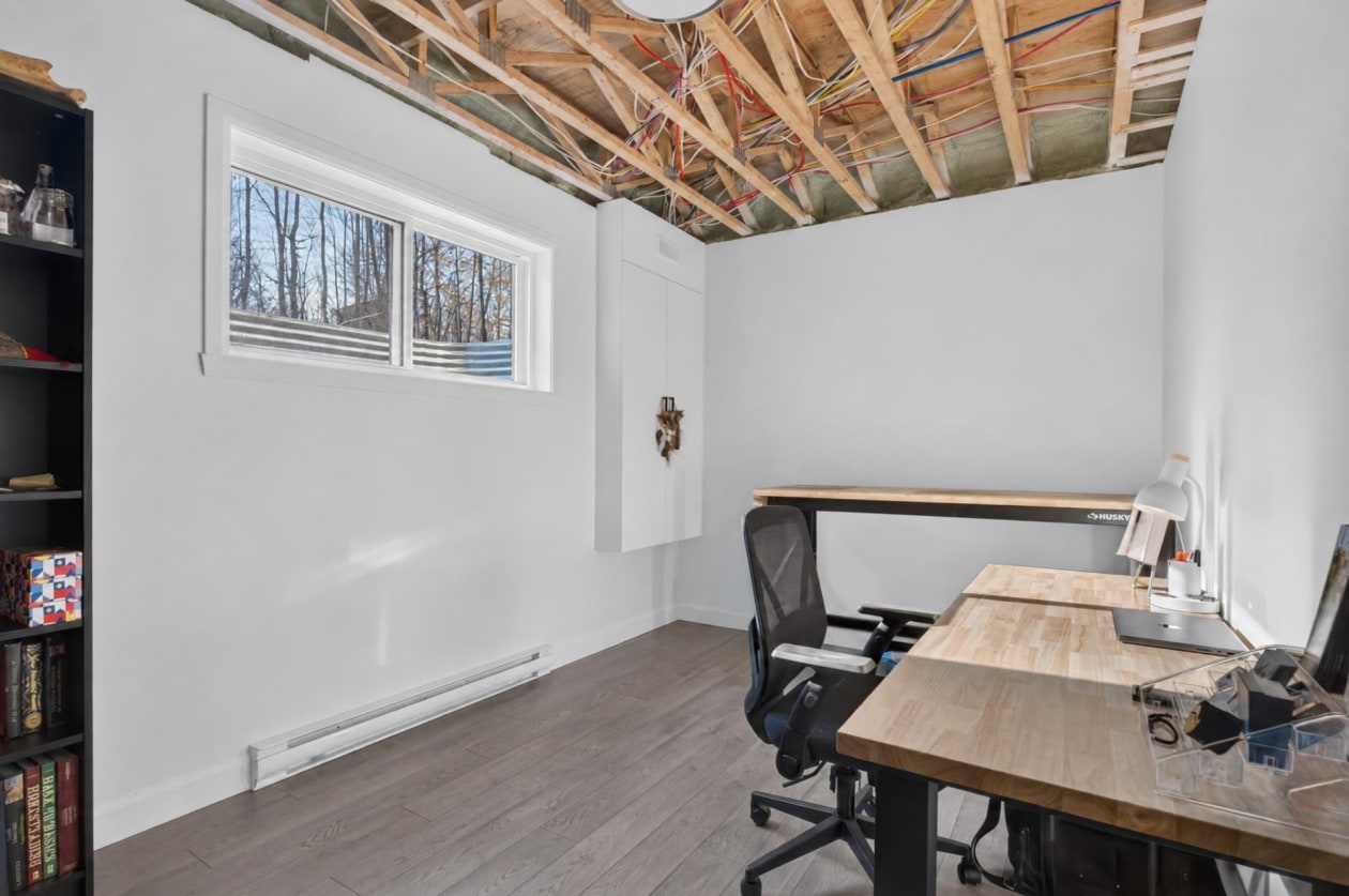 Bureau — 62 Rue Elm, Shannon