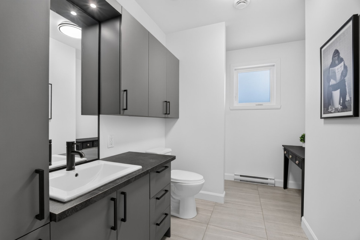 Salle de bains — 62 Rue Elm, Shannon