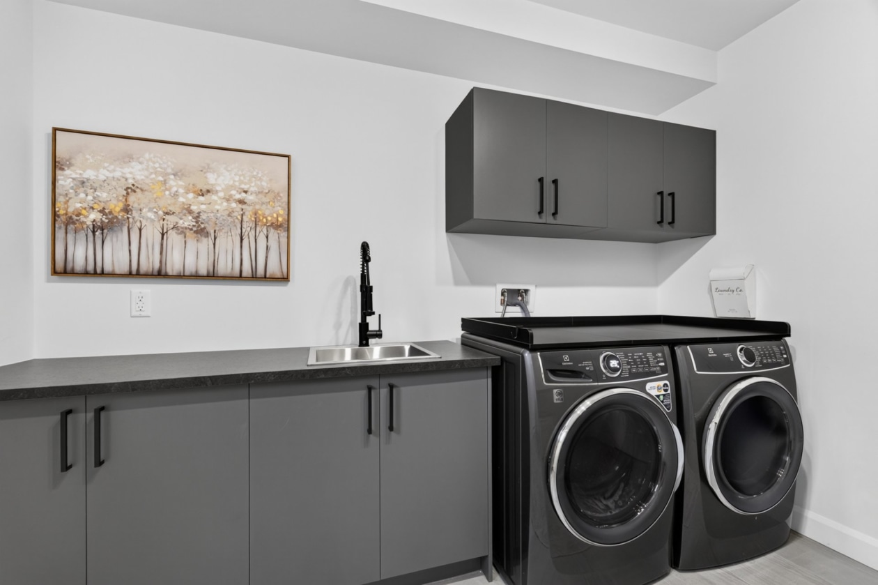 Salle de lavage — 62 Rue Elm, Shannon