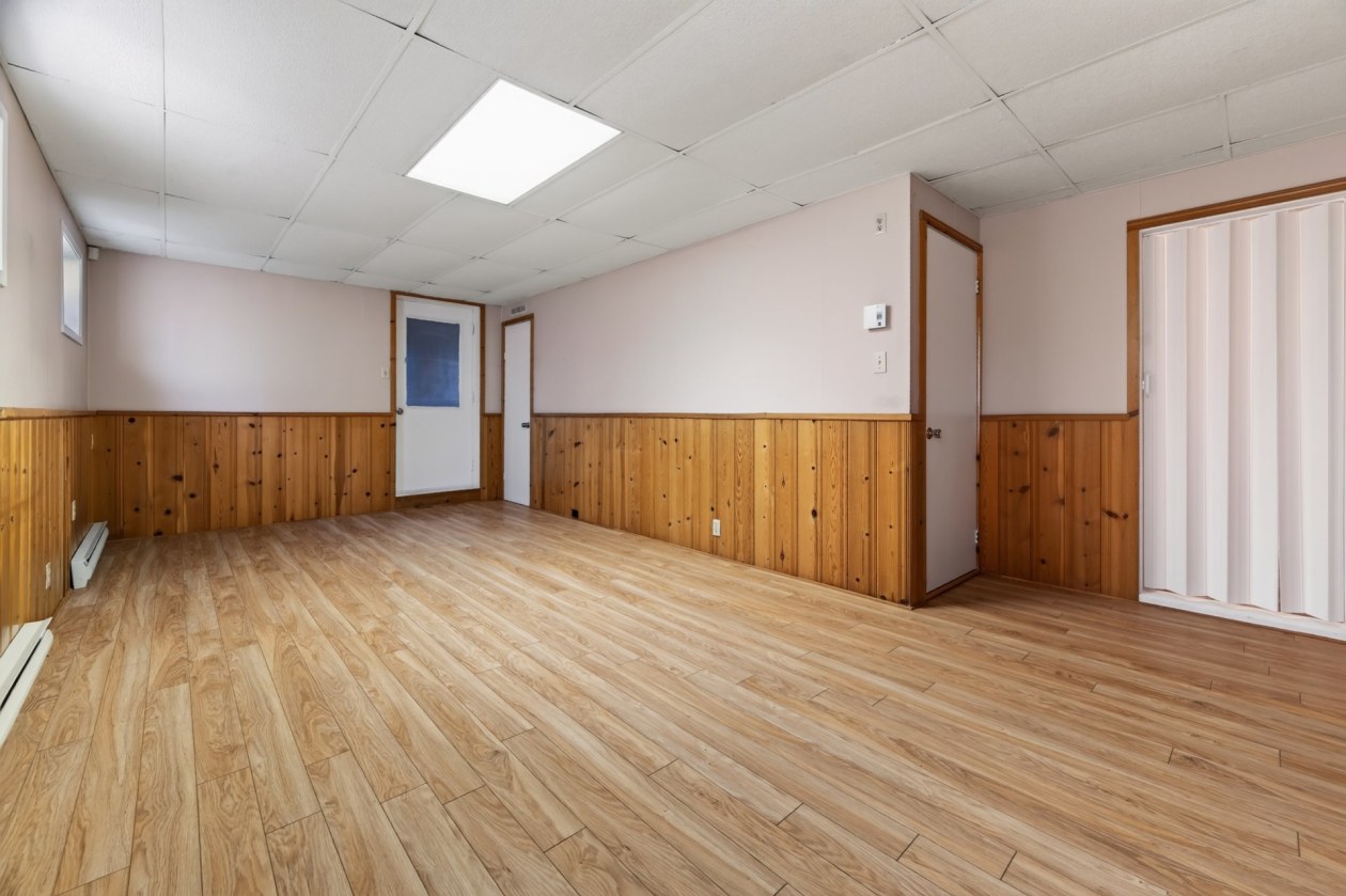 Salle familiale — 255 Rue du Fleuve, Rimouski