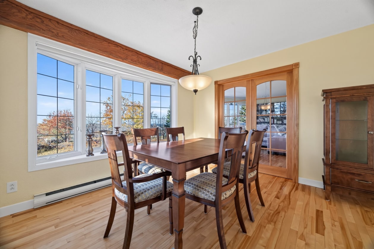 Salle à manger — 255 Rue du Fleuve, Rimouski
