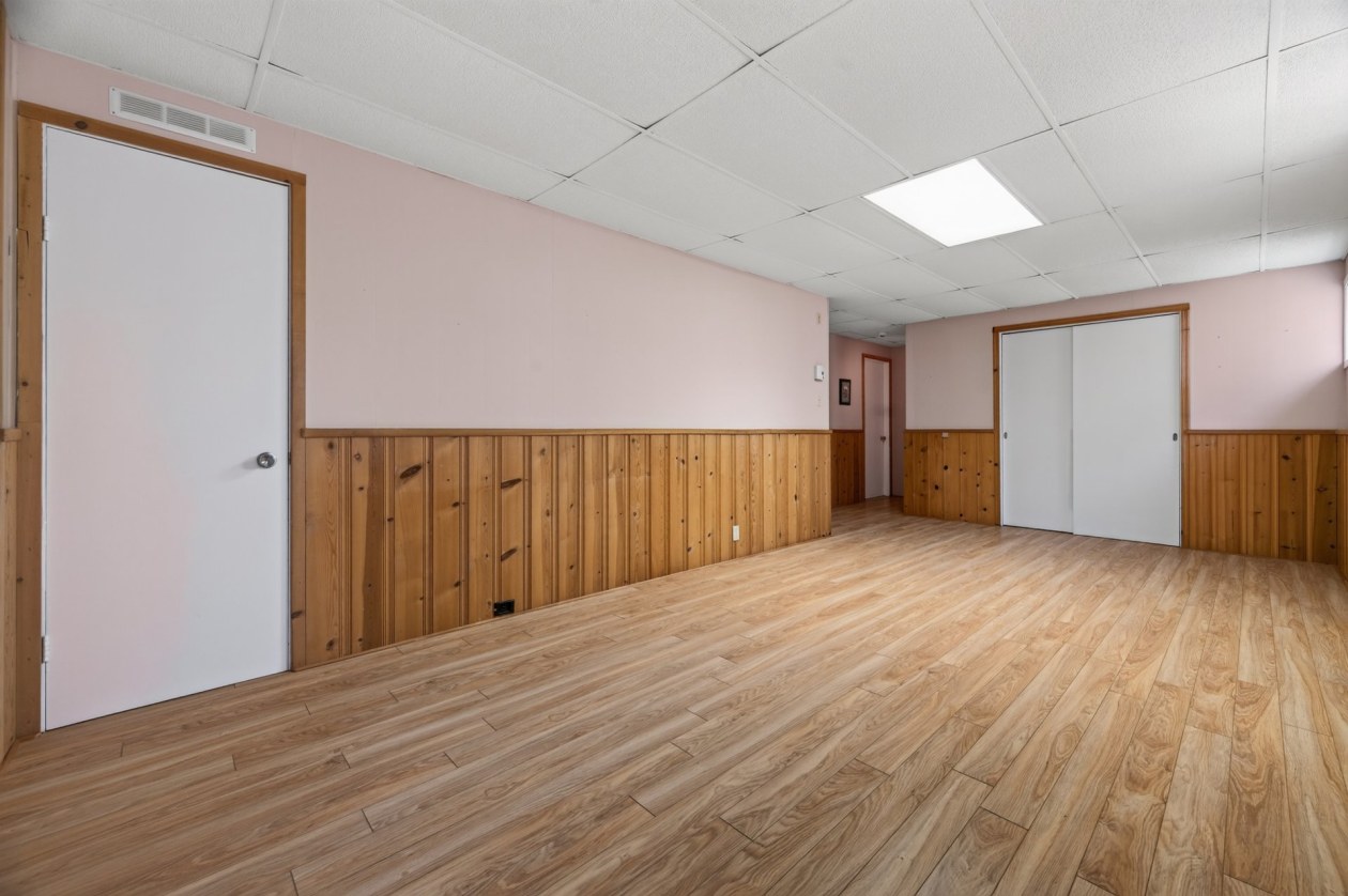 Salle familiale — 255 Rue du Fleuve, Rimouski