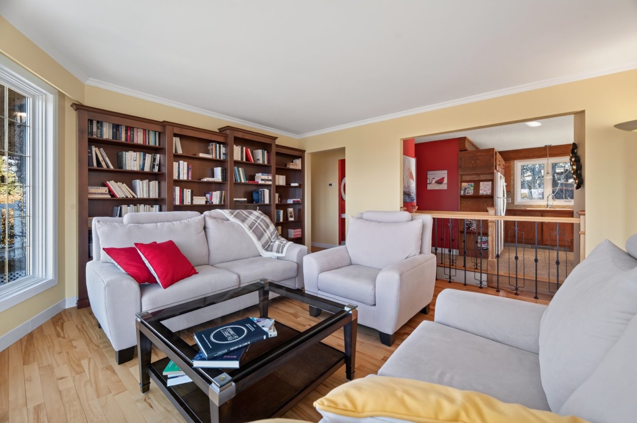 Salon — 255 Rue du Fleuve, Rimouski