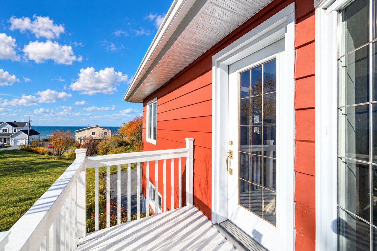 Entrée extérieure — 255 Rue du Fleuve, Rimouski