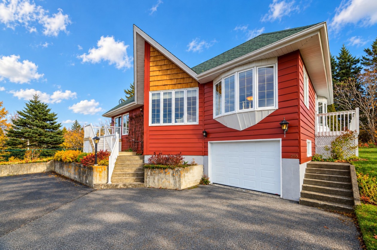 Garage — 255 Rue du Fleuve, Rimouski