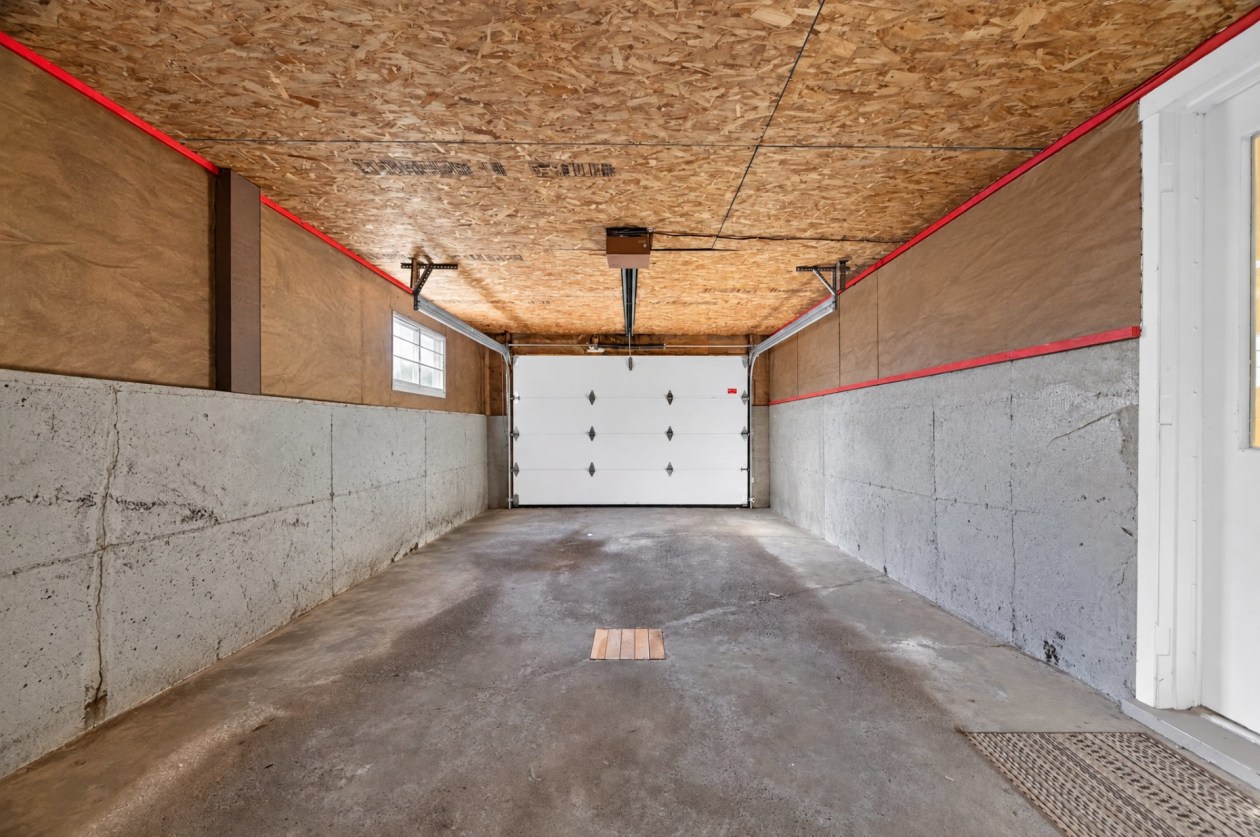 Garage — 255 Rue du Fleuve, Rimouski