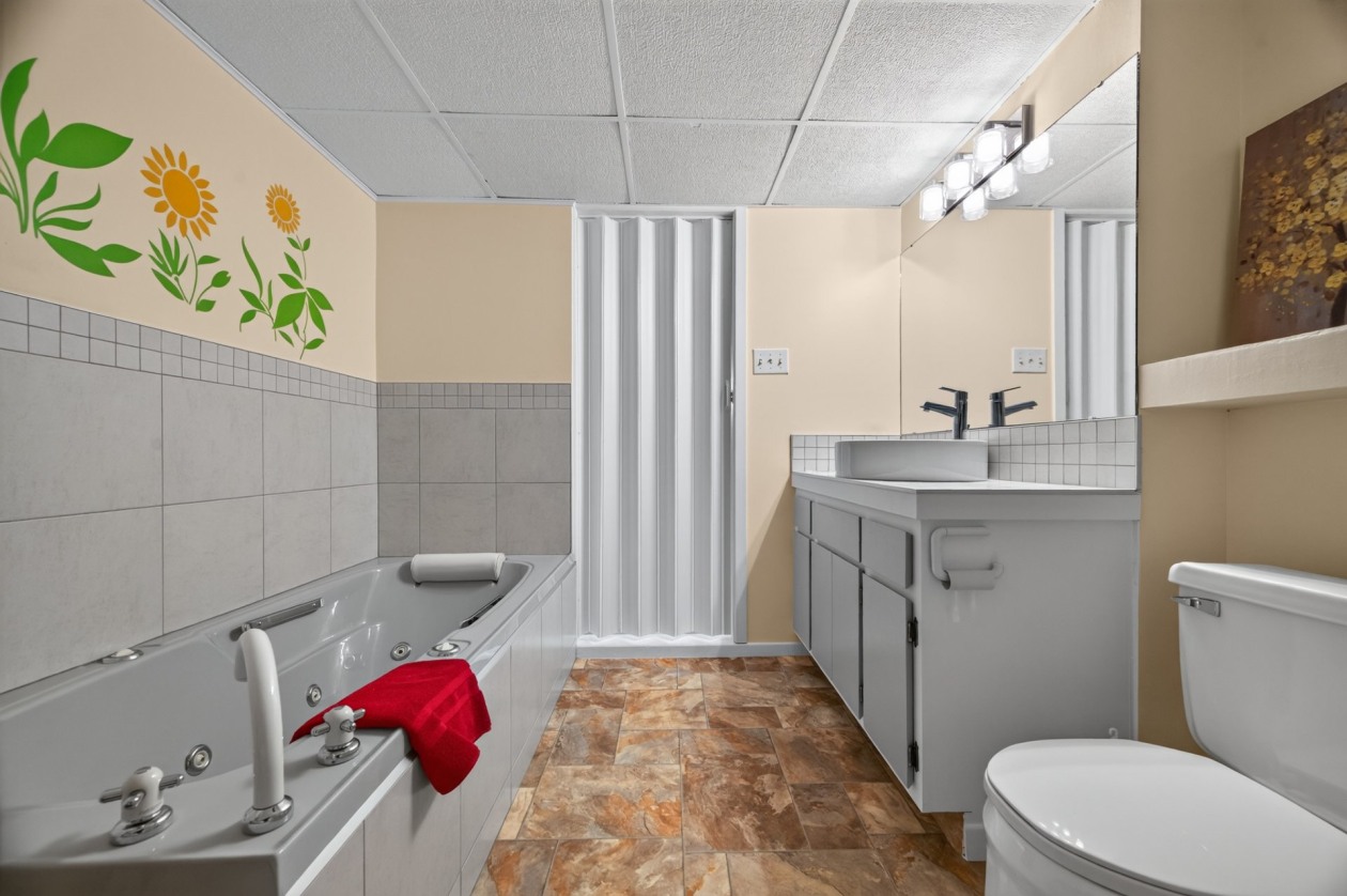 Salle de bains — 255 Rue du Fleuve, Rimouski