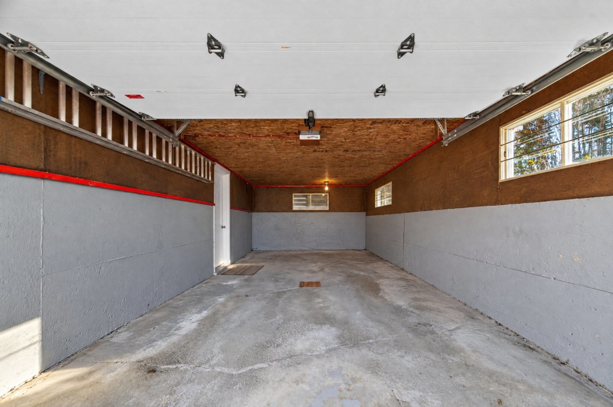 Garage — 255 Rue du Fleuve, Rimouski