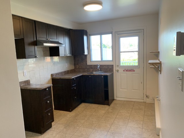 Photo 2 — 4365 Rue De Roquebrune, Saint-Leonard, H1R 1K5, Saint-Leonard