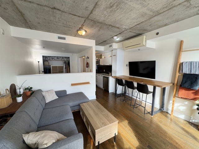 Salle à manger — 225 Rue De La Montagne, 715, Montréal, H3C 2A6, Montréal