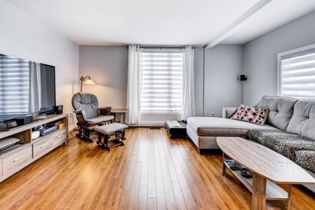 Salon — 1455 Rue Villon, Québec, G2G 1S9, Québec