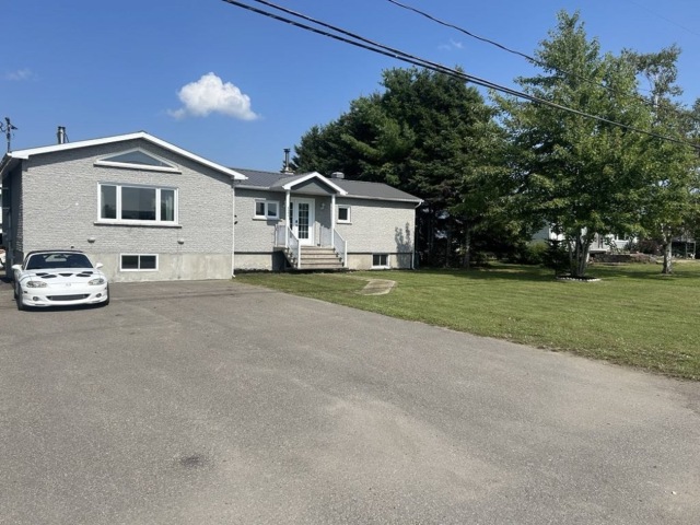 Photo 2 — 6500 chemin Saint-Isidore, Laterrière, G7N 1M4, Laterrière