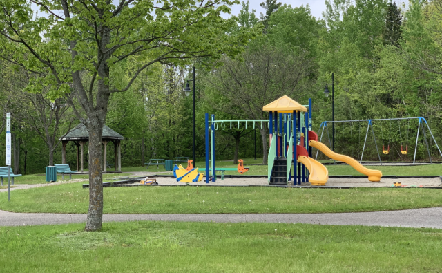 Photo 2 — Rue Doyon, Magog, J1X 1A4, Magog