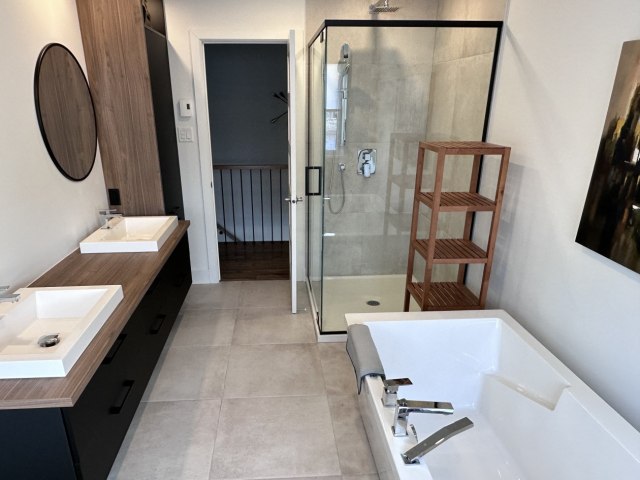 Photo 3 — 5950 Rue Baillargeon, Brossard, J4Z 1S5, Brossard