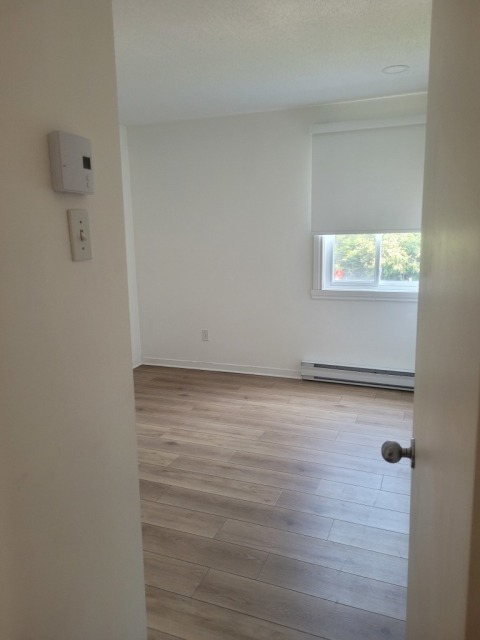 Chambre à coucher — 444 Rue De l'Iris, 8, Granby, J2H 2J6, Granby