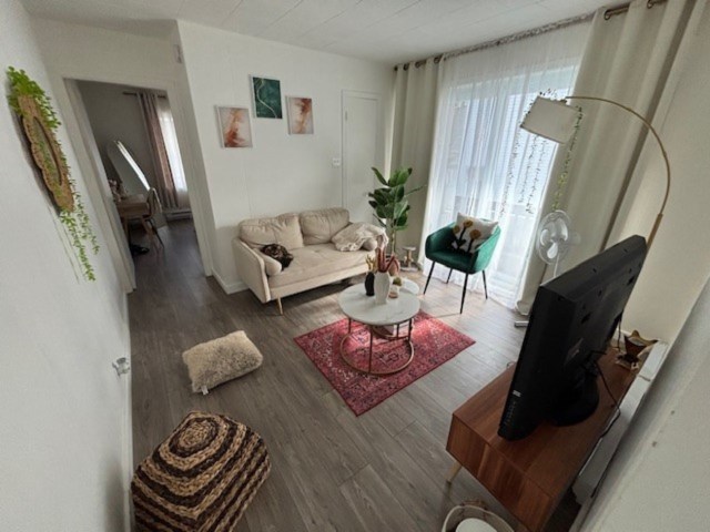 Salon — 144 Rue Témiscouata, Rivière-du-Loup, G5R 2Y3, Rivière-du-Loup