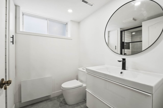 Salle de bains — 697 Rue De Chinon, Repentigny, J5Z 5B2, Repentigny