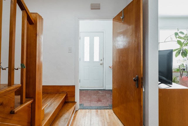 Hall d'entrée — 3680 Rue Broadway, Lachine, H8T 1T3, Lachine