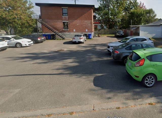 Photo 2 — 1127-1129 Blvd. du Curé-Labelle, Blainville, J7C 2N1, Blainville