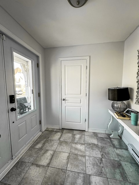 Hall d'entrée — 3515 Rue Des Fadets, Saint-Hubert, J3Y 0H2, Saint-Hubert