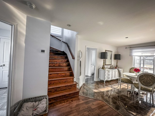 Escalier — 3515 Rue Des Fadets, Saint-Hubert, J3Y 0H2, Saint-Hubert