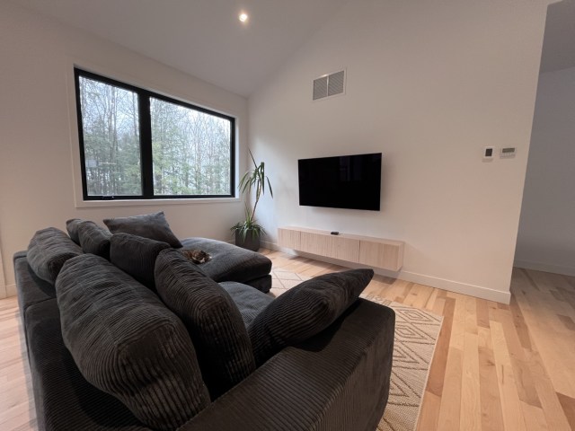 Photo 4 — 910 Rue Réjane-Laberge, Granby, J2J 0V8, Granby