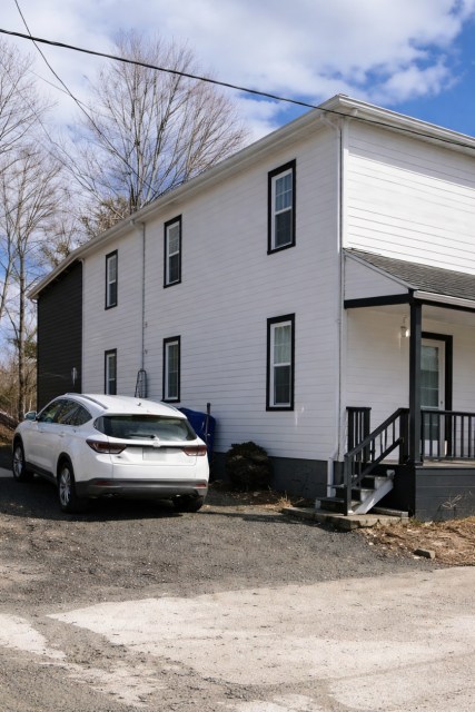 Photo 2 — 309-311 Rue de l'Église, Brownsburg-Chatham, J8G 2X5, Brownsburg-Chatham