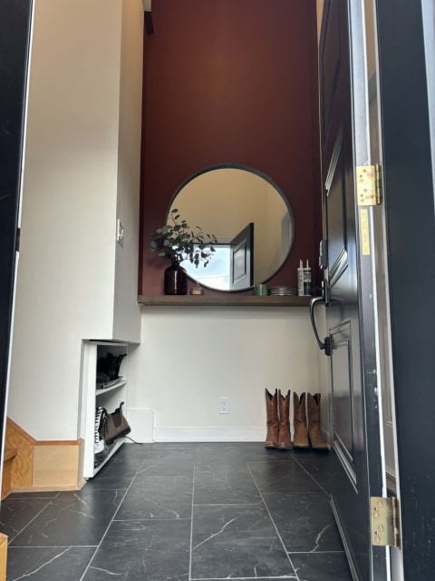 Hall d'entrée — 28 Rue de l'Église N., Lacolle, J0J 1J0, Lacolle