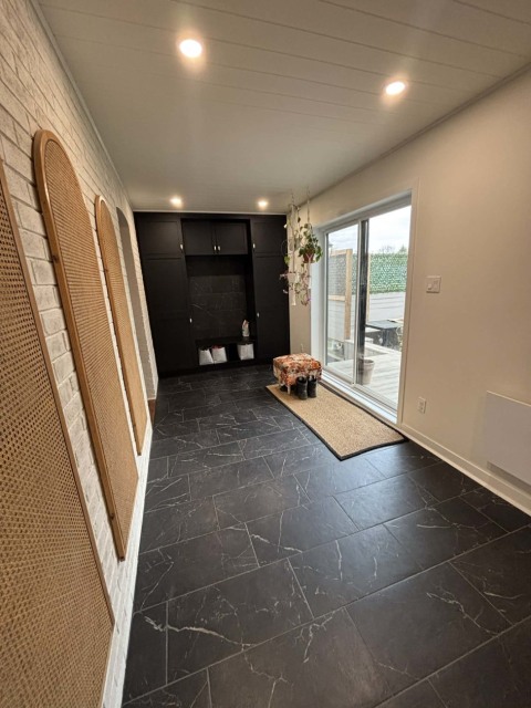 Hall d'entrée — 28 Rue de l'Église N., Lacolle, J0J 1J0, Lacolle