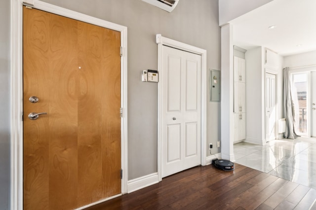 Hall d'entrée — 712, 2e Avenue, E, Montréal (Lachine), H9S0A3, Montréal (Lachine)