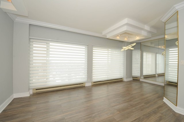 Salon — 1070, Rue St-Mathieu, 1205, Montréal (Ville-Marie), H3H2S8, Montréal (Ville-Marie)