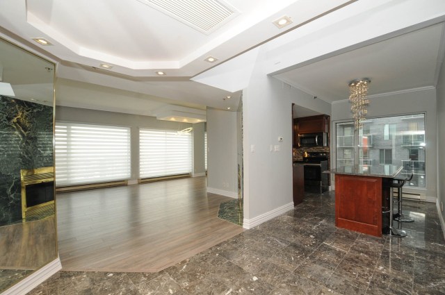 Salon — 1070, Rue St-Mathieu, 1205, Montréal (Ville-Marie), H3H2S8, Montréal (Ville-Marie)