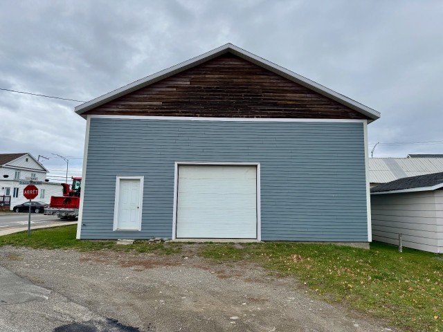Face arrière — 179, Av. Desjardins, Matane, G4W2Z1, Matane