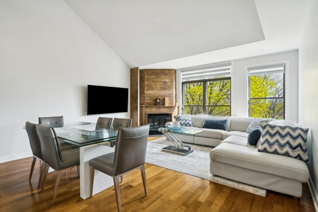 Salon — 3440, Rue Provost, 302, Montréal (Lachine), H8T3J6, Montréal (Lachine)